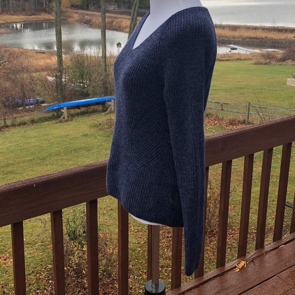 American Eagle Sweater - Picture 6 of 11